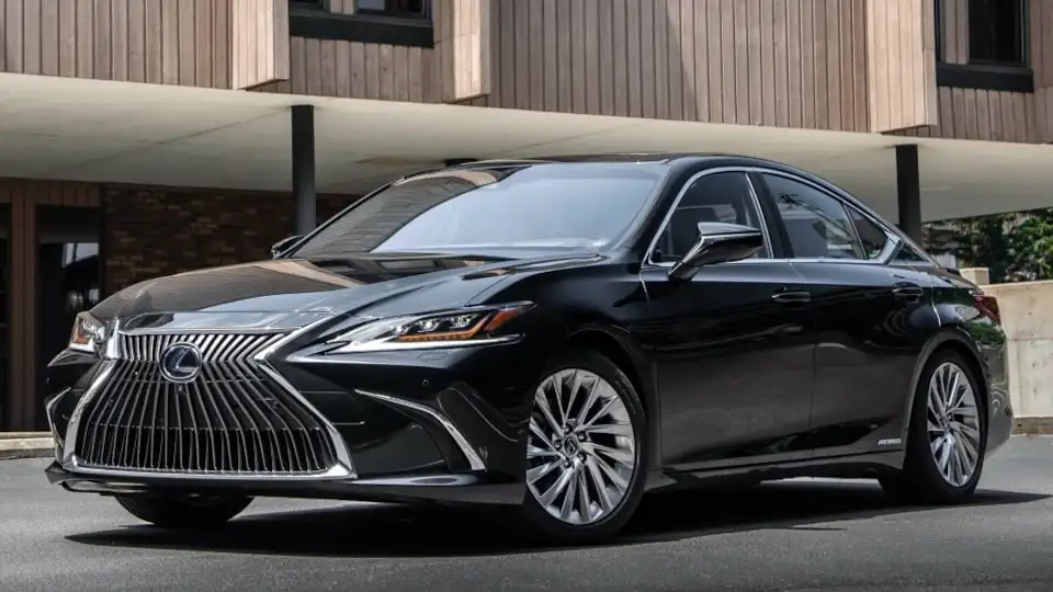 Lexus ES300 Chauffeur Service Riyadh Jeddah Dammam