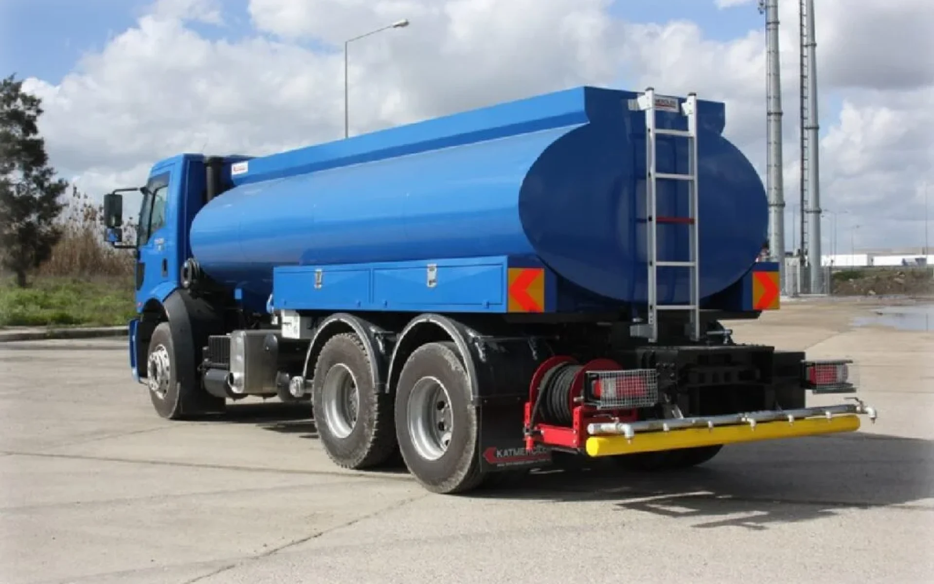 Salt-Water-Tanker-Supply